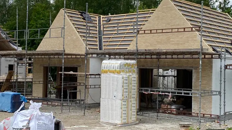 Nyt tagpaptag på Klampenborg